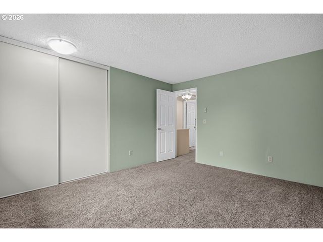 24002 Ne TREEHILL Dr, Wood Village, OR 97060