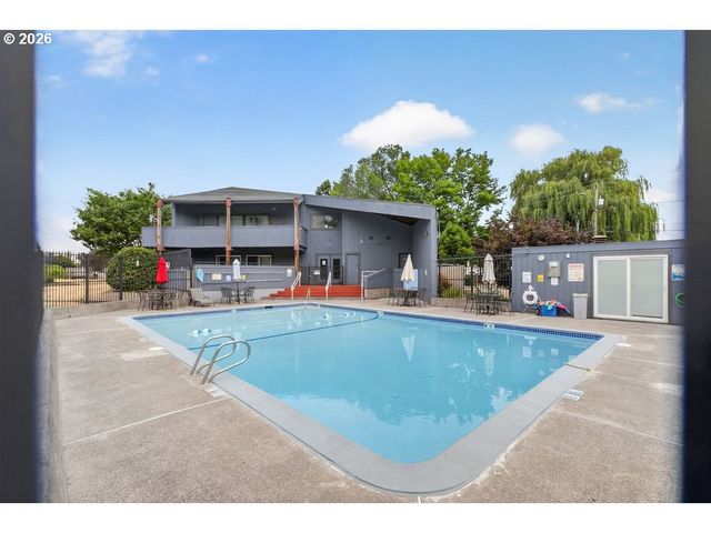 24002 Ne TREEHILL Dr, Wood Village, OR 97060