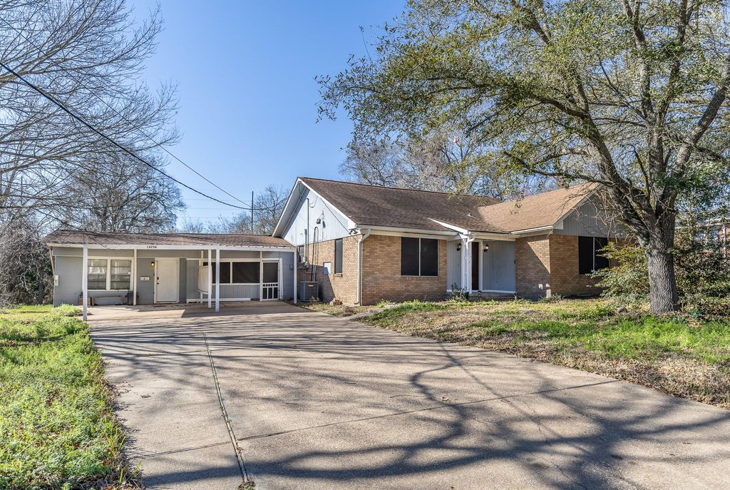 1425 15th Street, Huntsville, TX 77340