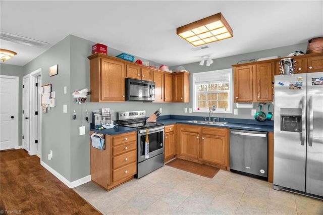 103 Robinhood Road, Lexington, NC 27292