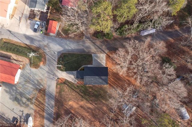 103 Robinhood Road, Lexington, NC 27292