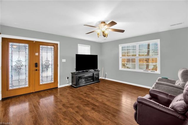 103 Robinhood Road, Lexington, NC 27292