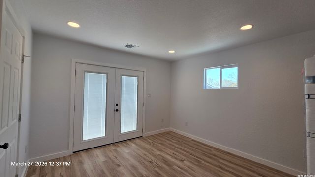 2530 W Woodlawn, San Antonio, TX 78228