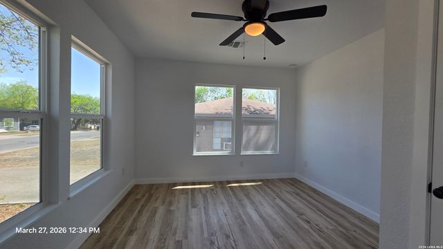 2530 W Woodlawn, San Antonio, TX 78228