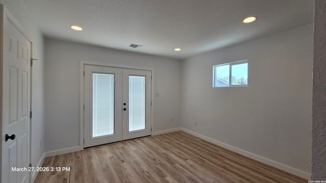 2530 W Woodlawn, San Antonio, TX 78228