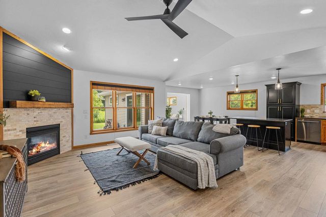 N2460 BENJAMIN DRIVE, Greenville, WI 54942