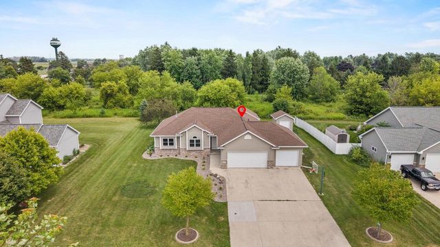 N2460 BENJAMIN DRIVE, Greenville, WI 54942