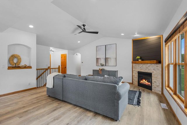 N2460 BENJAMIN DRIVE, Greenville, WI 54942
