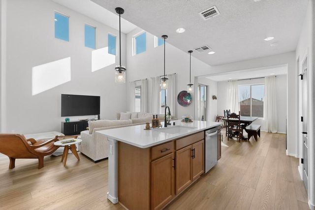 920 Turquesa Loop SE, Rio Rancho, NM 87124