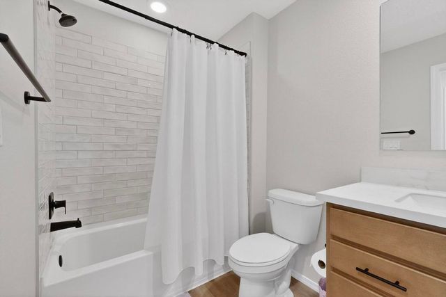 920 Turquesa Loop SE, Rio Rancho, NM 87124