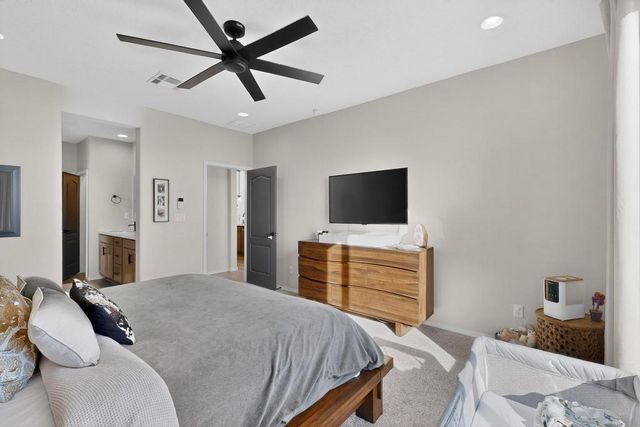 920 Turquesa Loop SE, Rio Rancho, NM 87124