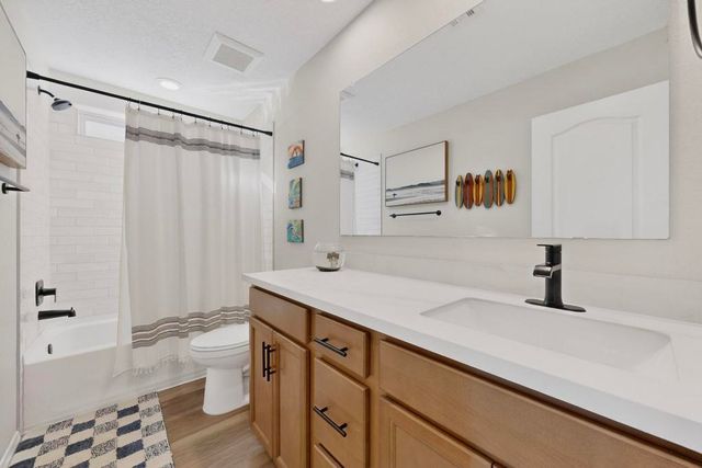 920 Turquesa Loop SE, Rio Rancho, NM 87124