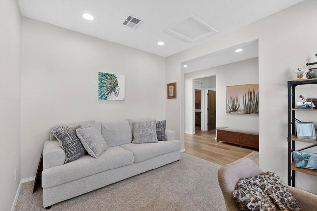 920 Turquesa Loop SE, Rio Rancho, NM 87124