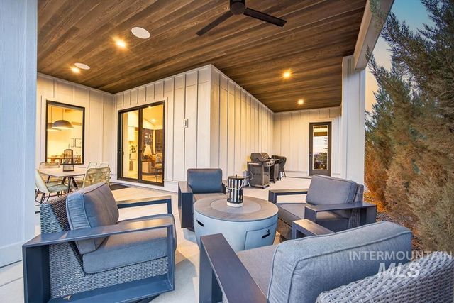 8165 W Corinthia St, Eagle, ID 83616