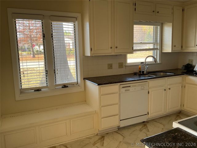 2736 S Florence Drive, Tulsa, OK 74114