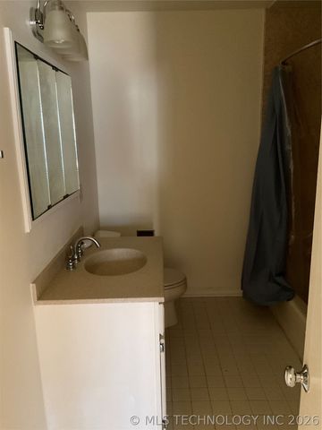 2736 S Florence Drive, Tulsa, OK 74114