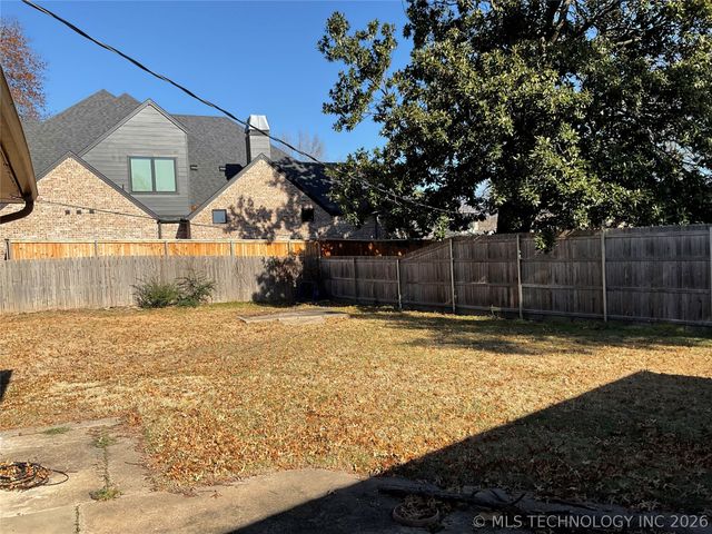 2736 S Florence Drive, Tulsa, OK 74114