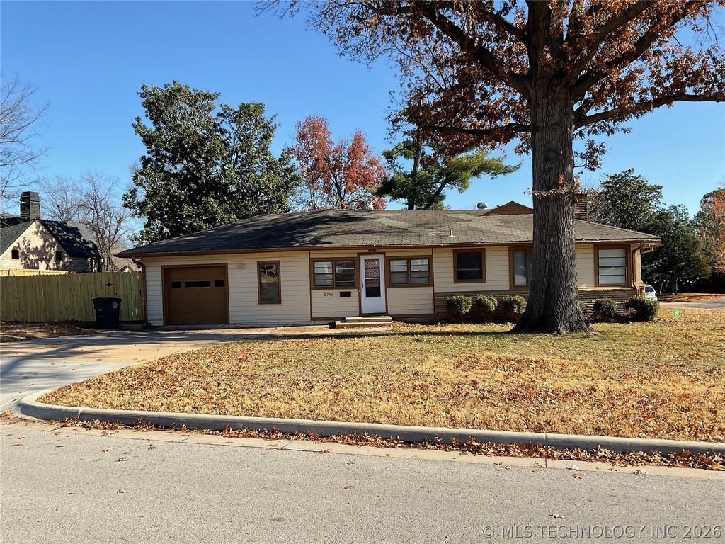 2736 S Florence Drive, Tulsa, OK 74114