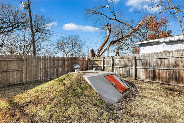 604 S Maxey Street, Sherman, TX 75090