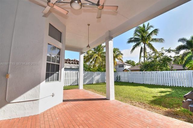 710 Lake Blvd, Weston, FL 33326