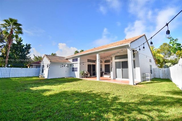 710 Lake Blvd, Weston, FL 33326