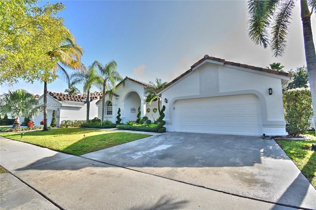 710 Lake Blvd, Weston, FL 33326