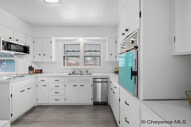 3248 ACACIA DR, Cheyenne, WY 82001