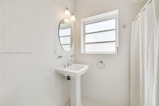 9056 Emerson Ave, Surfside, FL 33154