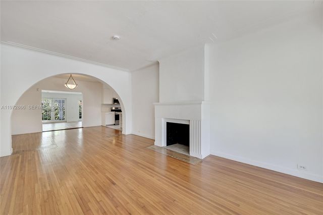 9056 Emerson Ave, Surfside, FL 33154