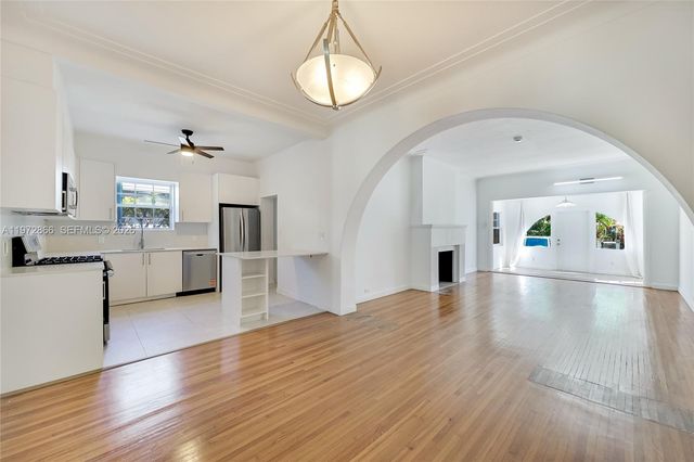 9056 Emerson Ave, Surfside, FL 33154