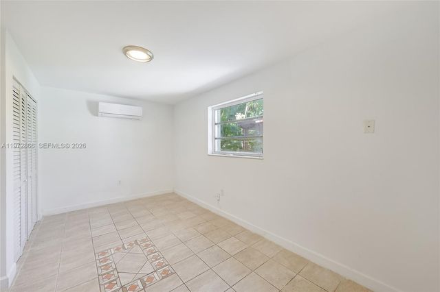 9056 Emerson Ave, Surfside, FL 33154