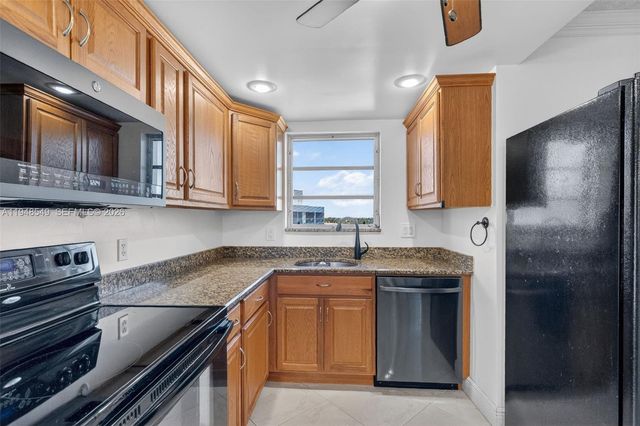 2731 NE 14th St Cswy 1019, Pompano Beach, FL 33062