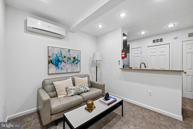 123 7TH ST NE, Washington, DC 20002