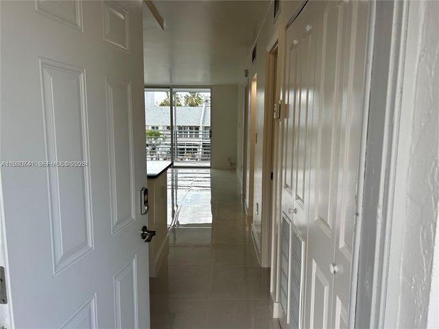 3550 NE 169th St 303, North Miami Beach, FL 33160