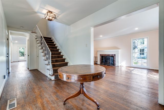 6255 Deloache Avenue, Dallas, TX 75225