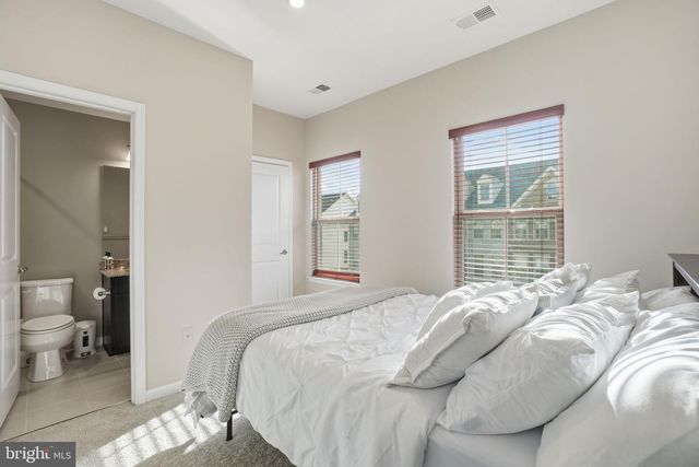 3702 JAMISON ST NE, Washington, DC 20018