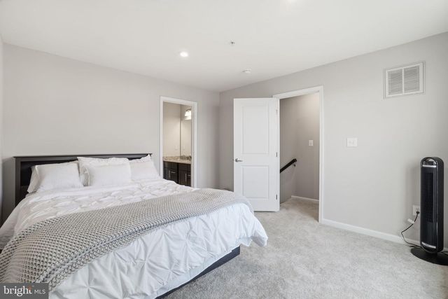 3702 JAMISON ST NE, Washington, DC 20018