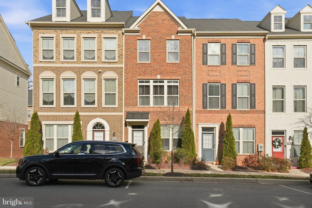 3702 JAMISON ST NE, Washington, DC 20018