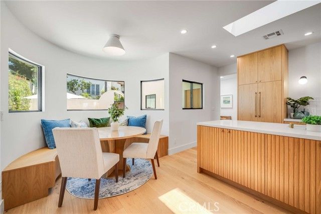 4171 Holly Knoll Drive, Los Angeles, CA 90027