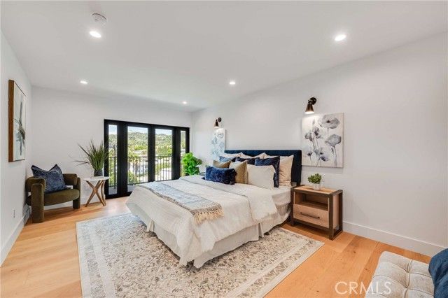4171 Holly Knoll Drive, Los Angeles, CA 90027