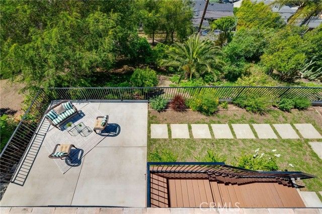 4171 Holly Knoll Drive, Los Angeles, CA 90027