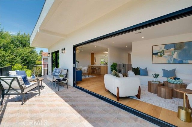 4171 Holly Knoll Drive, Los Angeles, CA 90027