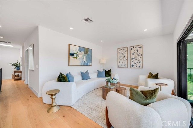 4171 Holly Knoll Drive, Los Angeles, CA 90027