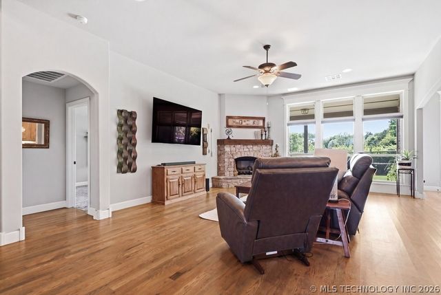 4106 S 12th Place, Broken Arrow, OK 74011