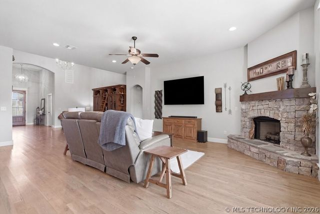 4106 S 12th Place, Broken Arrow, OK 74011