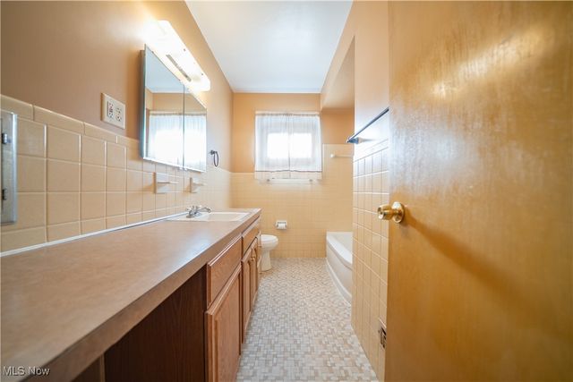 6691 Crenshaw Drive, Parma Heights, OH 44130