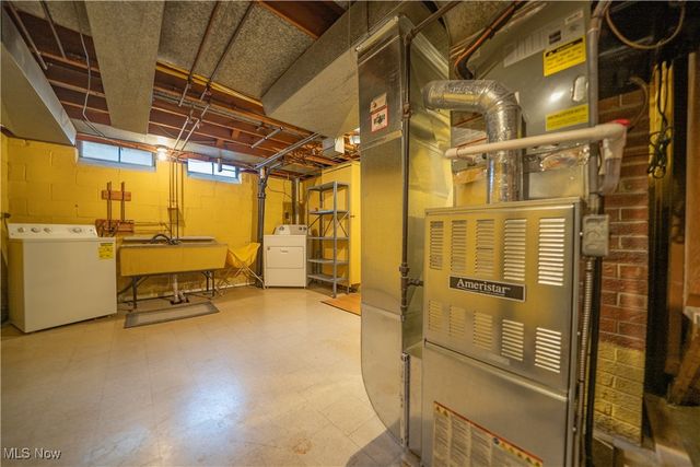 6691 Crenshaw Drive, Parma Heights, OH 44130