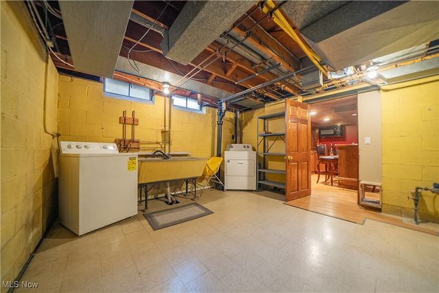 6691 Crenshaw Drive, Parma Heights, OH 44130