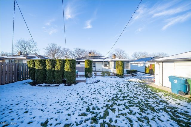 6691 Crenshaw Drive, Parma Heights, OH 44130