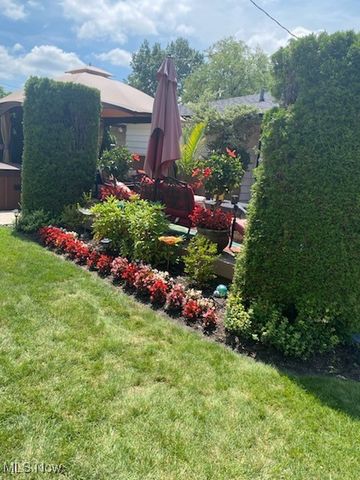 6691 Crenshaw Drive, Parma Heights, OH 44130